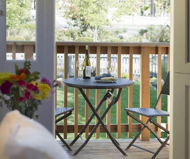 هتل Brannan Cottage Inn