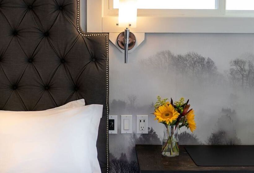 هتل Brannan Cottage Inn