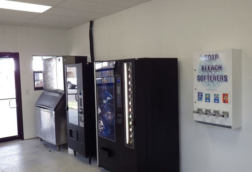 酒店 Brush Country Lodge