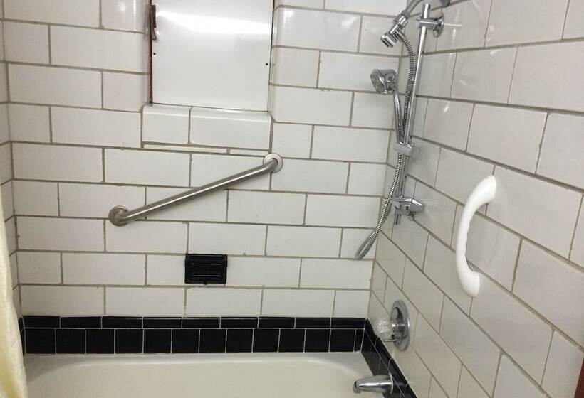 בית מלון כפרי Budget Inn   Scottsboro