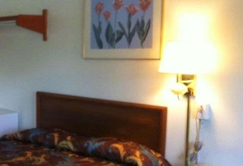 בית מלון כפרי Budget Inn   Scottsboro