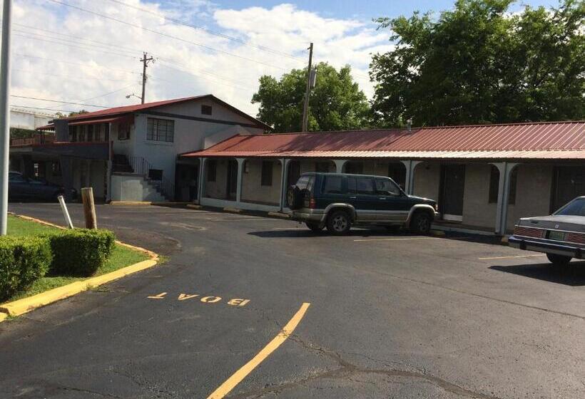 בית מלון כפרי Budget Inn   Scottsboro
