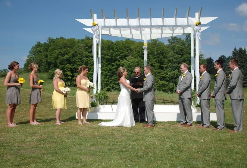 בית מלון כפרי Caberfae Peaks Ski & Golf Resort