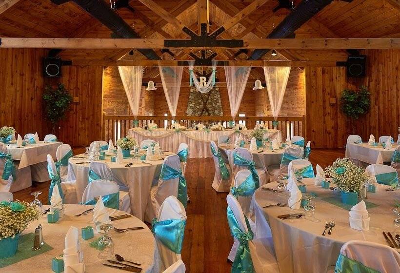 בית מלון כפרי Caberfae Peaks Ski & Golf Resort