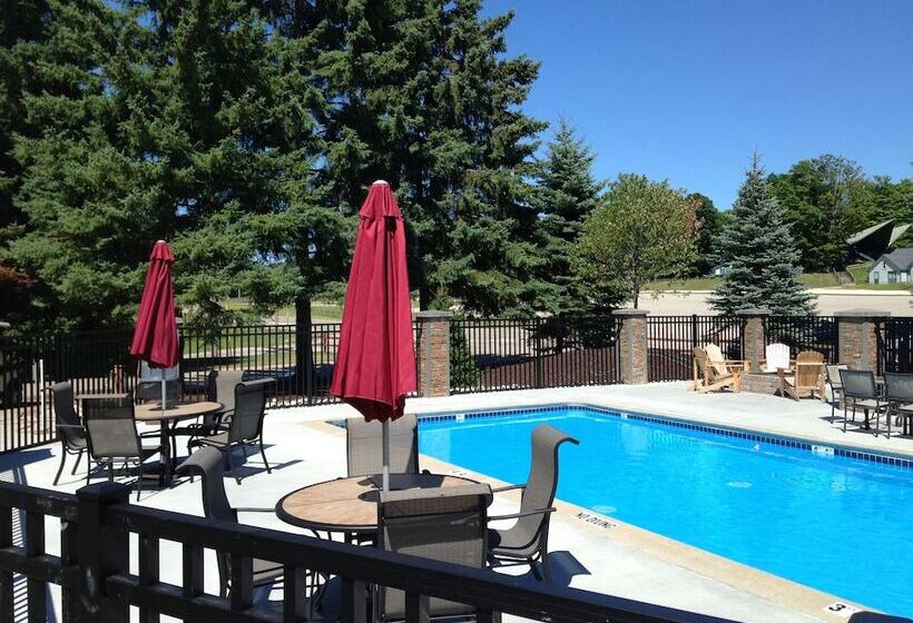 בית מלון כפרי Caberfae Peaks Ski & Golf Resort