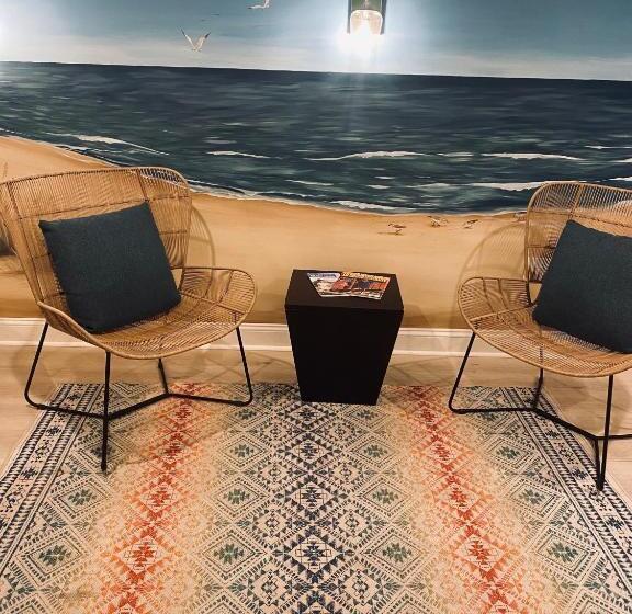 Отель Canalside Inn