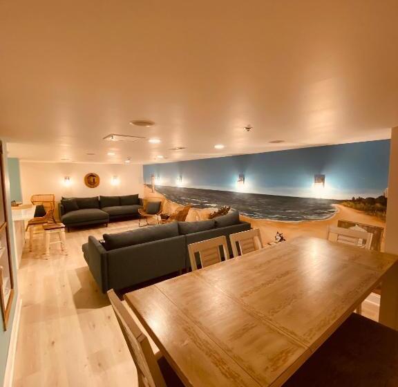 فندق Canalside Inn