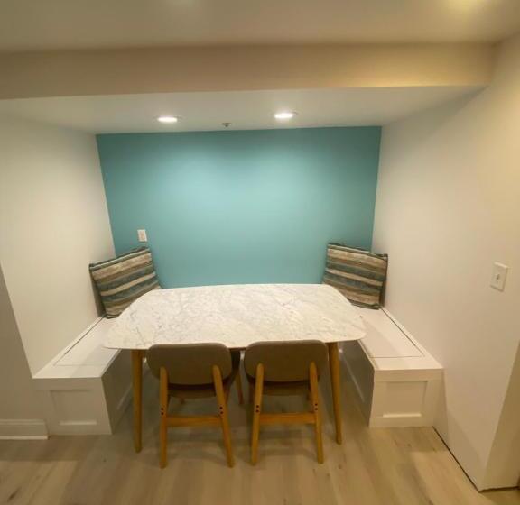 Отель Canalside Inn