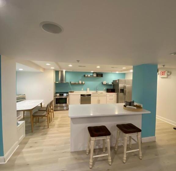 فندق Canalside Inn