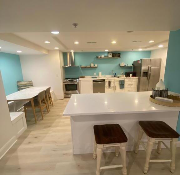 Отель Canalside Inn