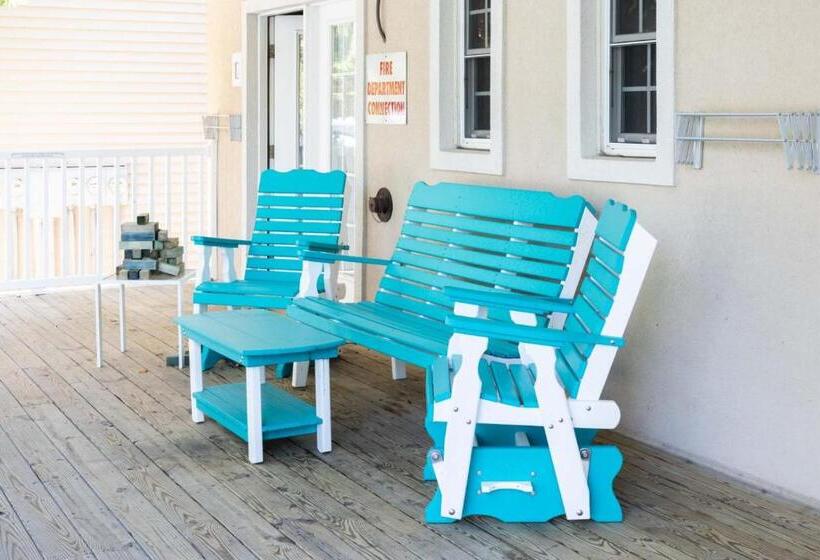 فندق Canalside Inn