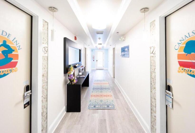 فندق Canalside Inn