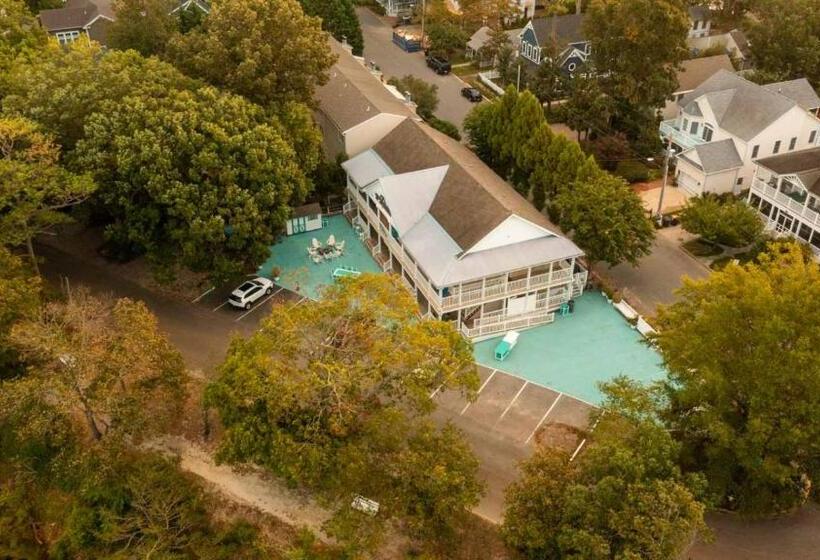 فندق Canalside Inn