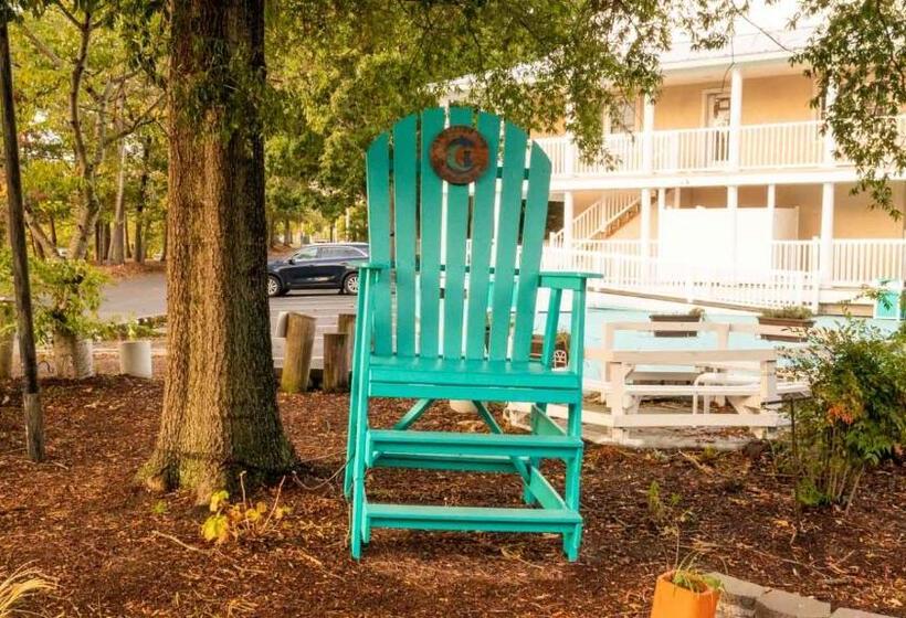 فندق Canalside Inn