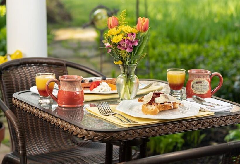 فندق Candleberry Inn On Cape Cod