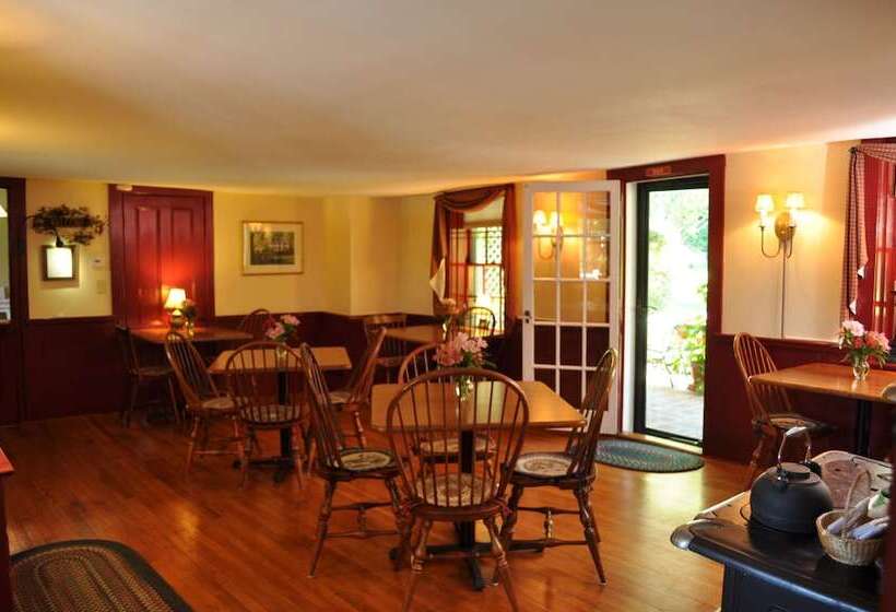 فندق Candleberry Inn On Cape Cod