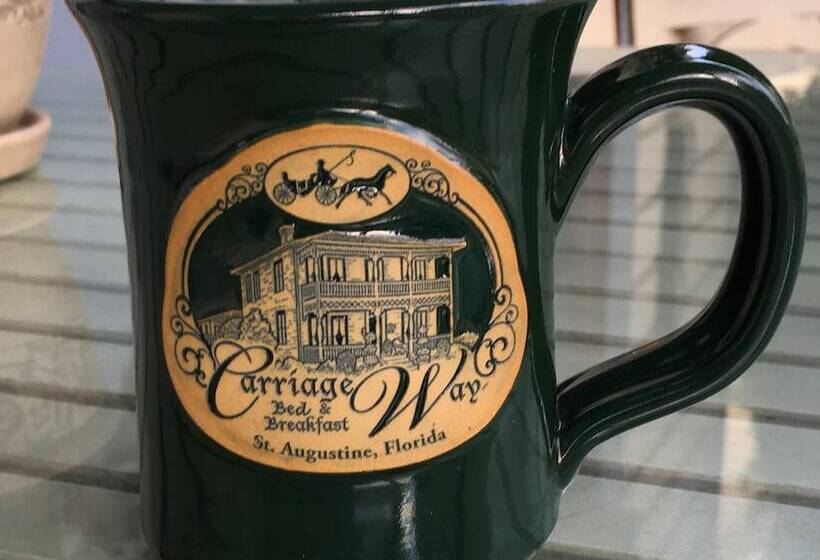 فندق Carriage Way Inn Bed & Breakfast Adults Only   21 Years Old And Up