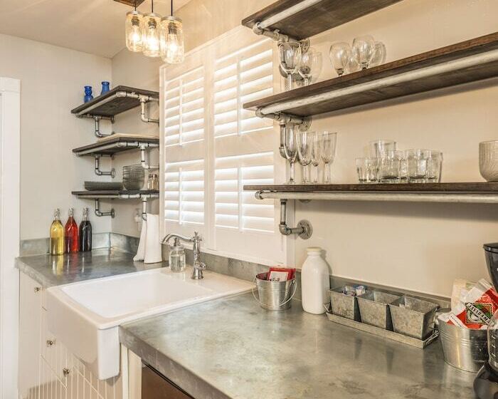 فندق Carriage Way Inn Bed & Breakfast Adults Only   21 Years Old And Up