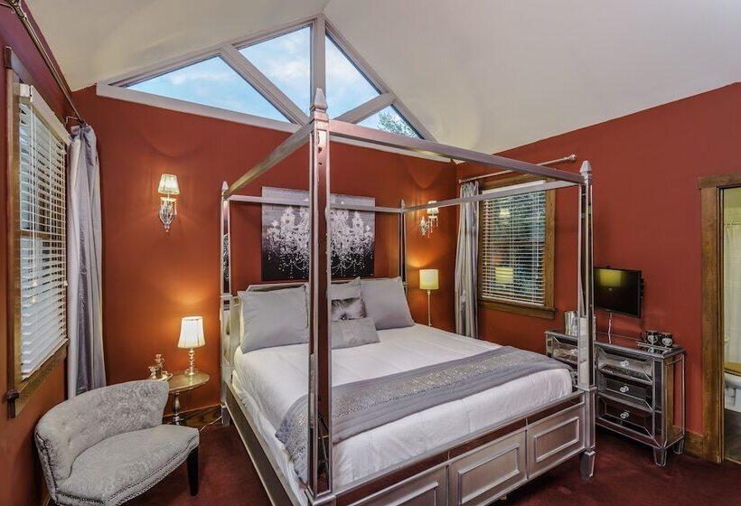 فندق Carriage Way Inn Bed & Breakfast Adults Only   21 Years Old And Up