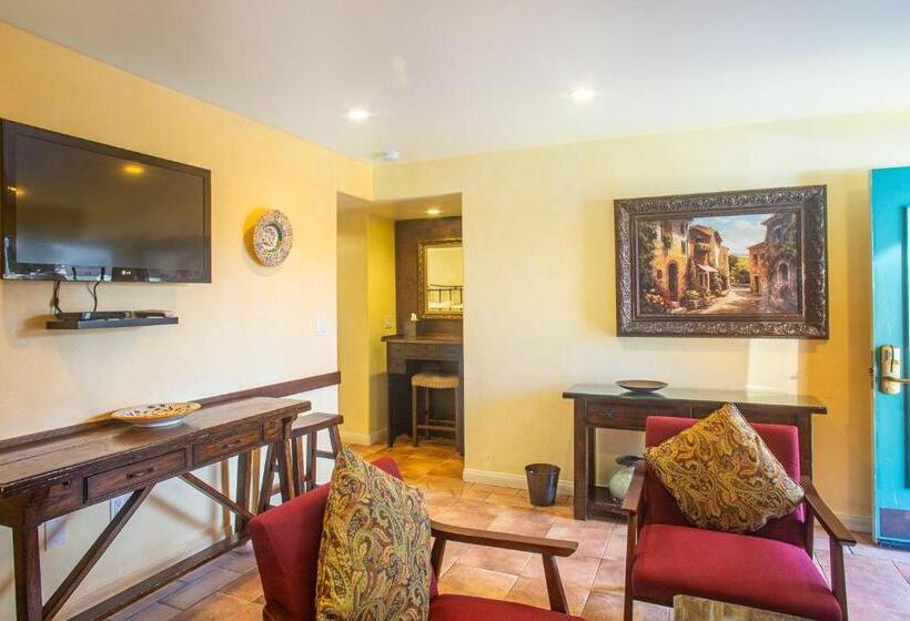 فندق Castillo Inn At The Beach