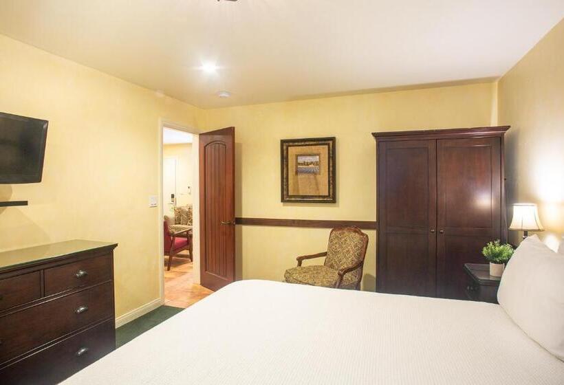 فندق Castillo Inn At The Beach