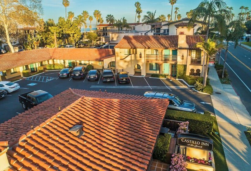 فندق Castillo Inn At The Beach