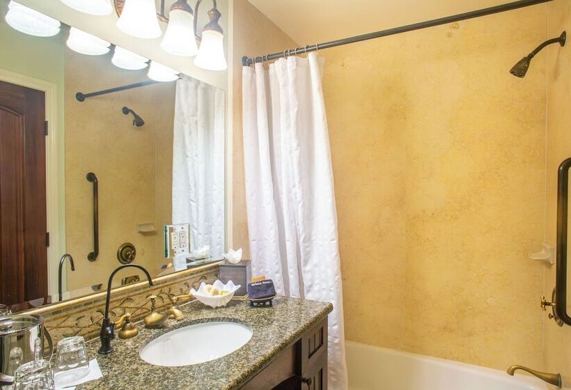 فندق Castillo Inn At The Beach