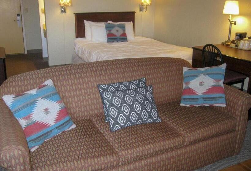 Отель Cedar Hill Lodge