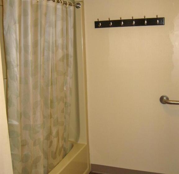 Отель Cedar Hill Lodge