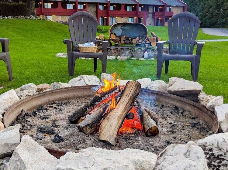 Отель Cedar Hill Lodge