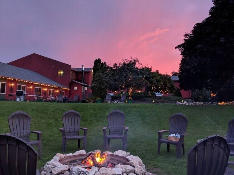 Отель Cedar Hill Lodge