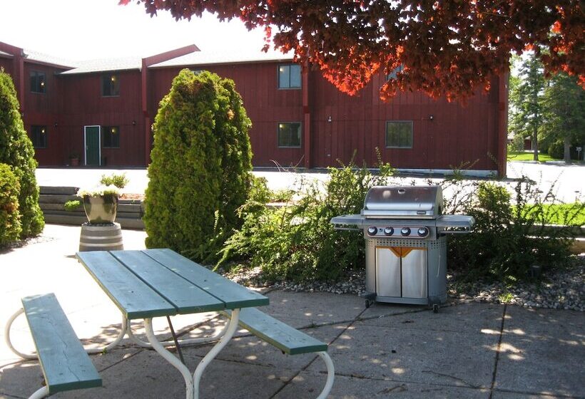 Отель Cedar Hill Lodge