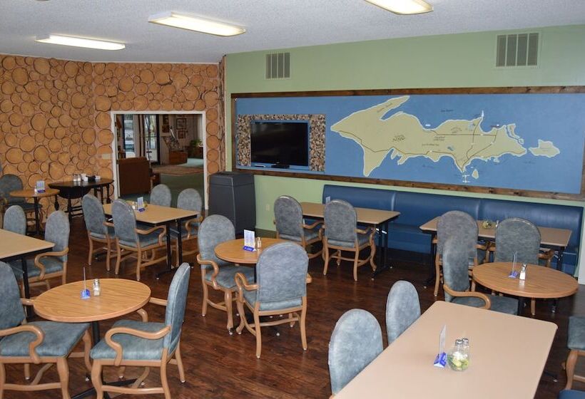 Отель Cedar Hill Lodge