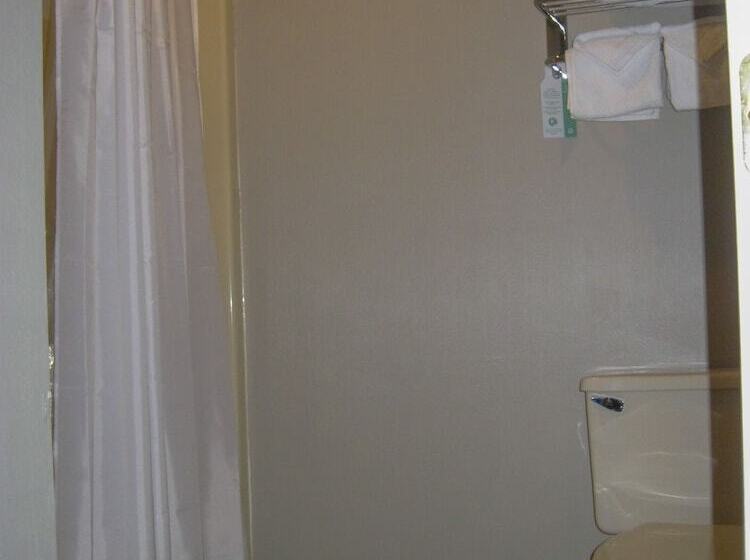 Отель Cedar Hill Lodge