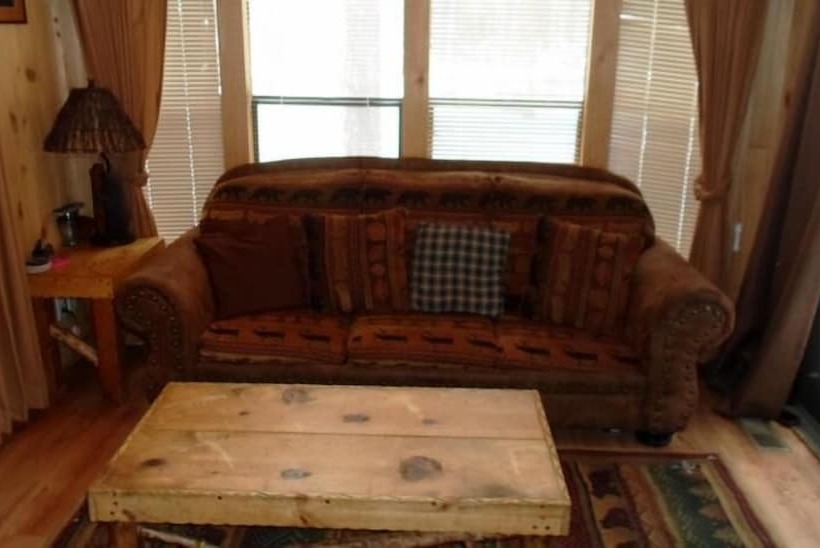 בית מלון כפרי Cedar Pines Resort