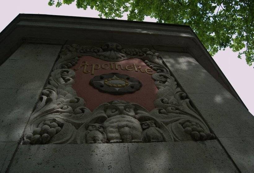 فندق Central Pension