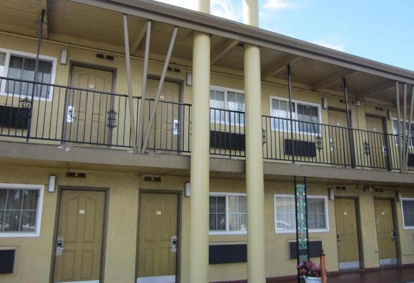 فندق Civic Center Lodge / Lake Merritt Bart