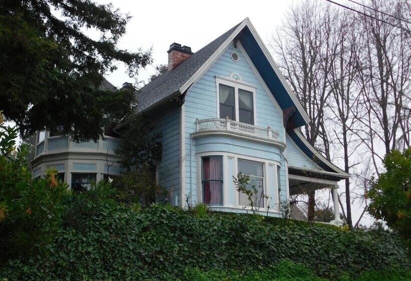 ホテル Cliff Crest Inn