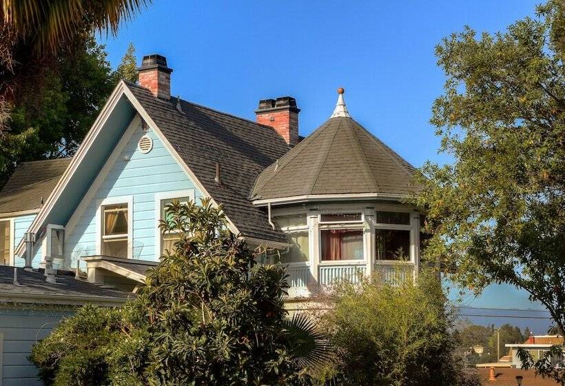 ホテル Cliff Crest Inn