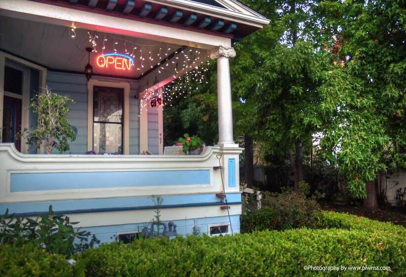 ホテル Cliff Crest Inn