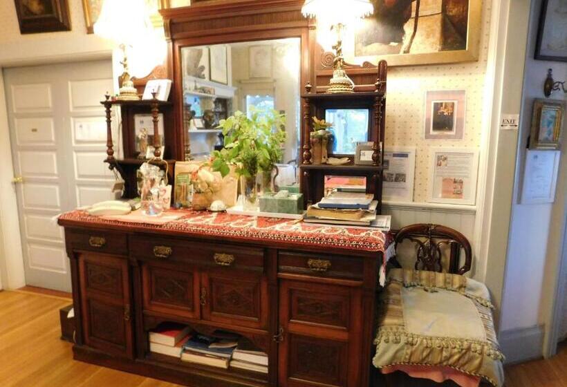 ホテル Cliff Crest Inn