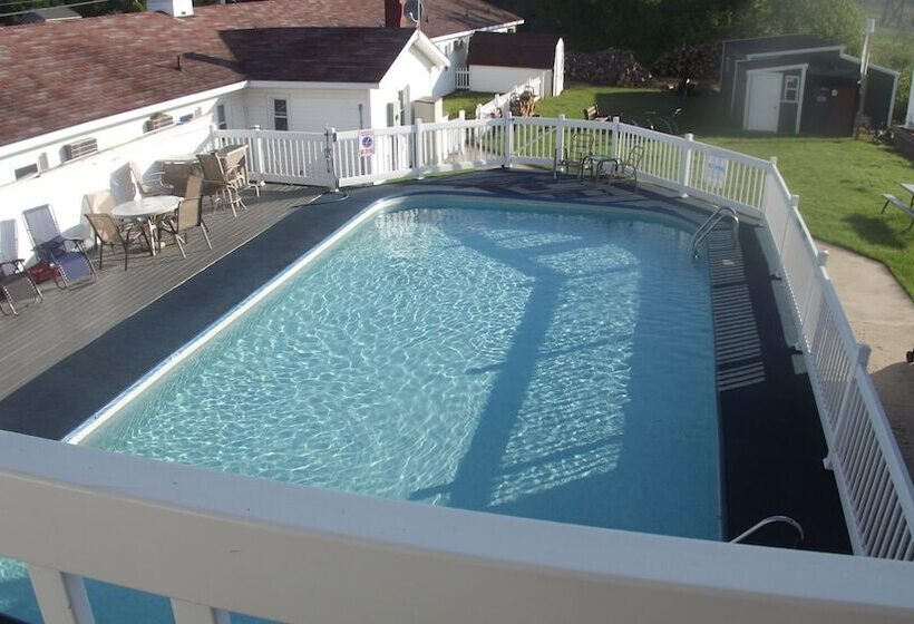 فندق Coastal Inn