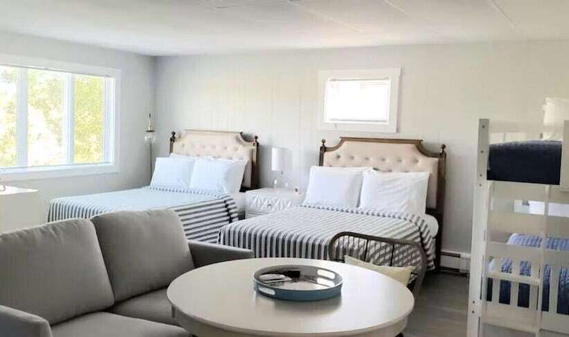 فندق Coastal Inn