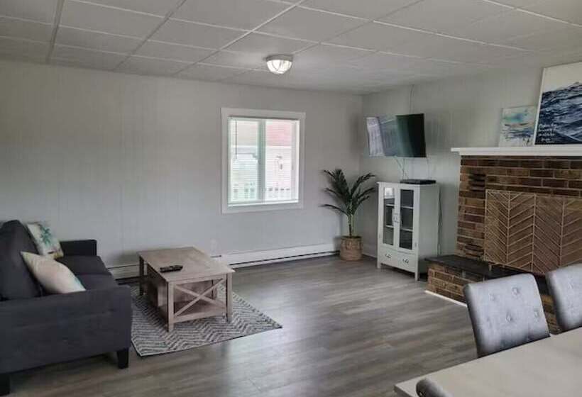 فندق Coastal Inn