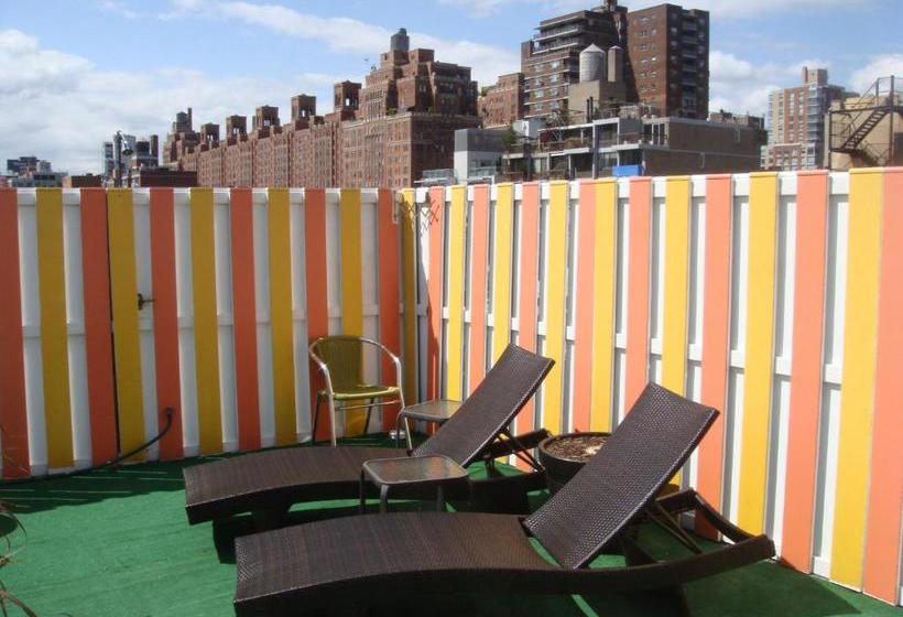 هتل Colonial House Inn