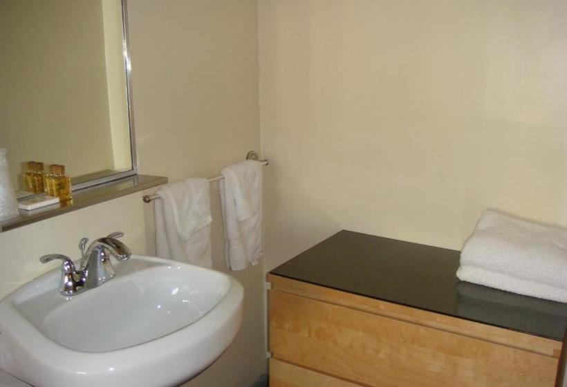 هتل Colonial House Inn