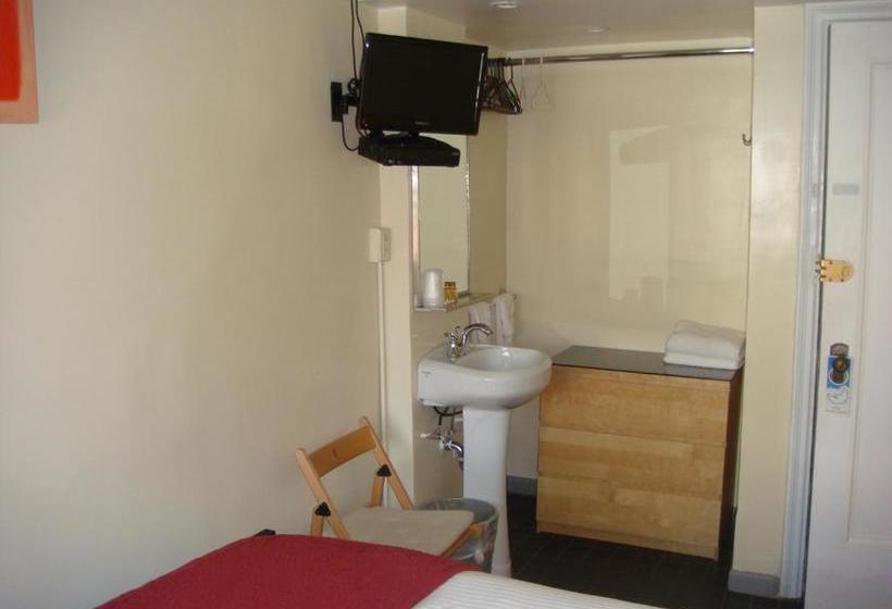 هتل Colonial House Inn