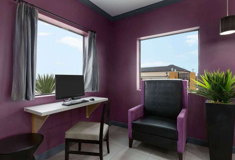 هتل Days Inn By Wyndham Odessa