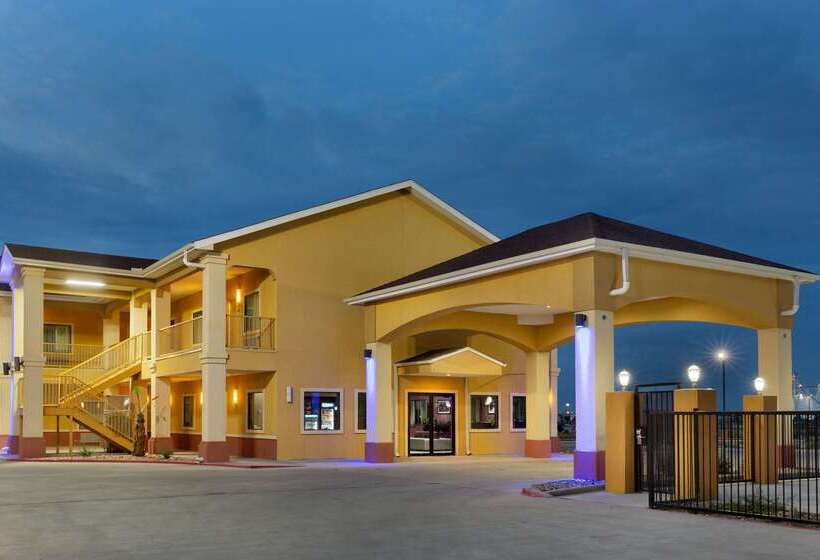 Отель Days Inn By Wyndham Odessa