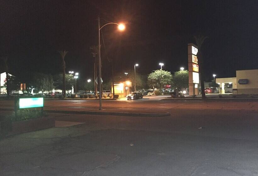 ホテル Desert Inn